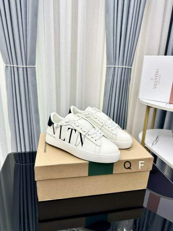 Picture of Valentino Shoes _SKUValentinosz35-45TF080220037